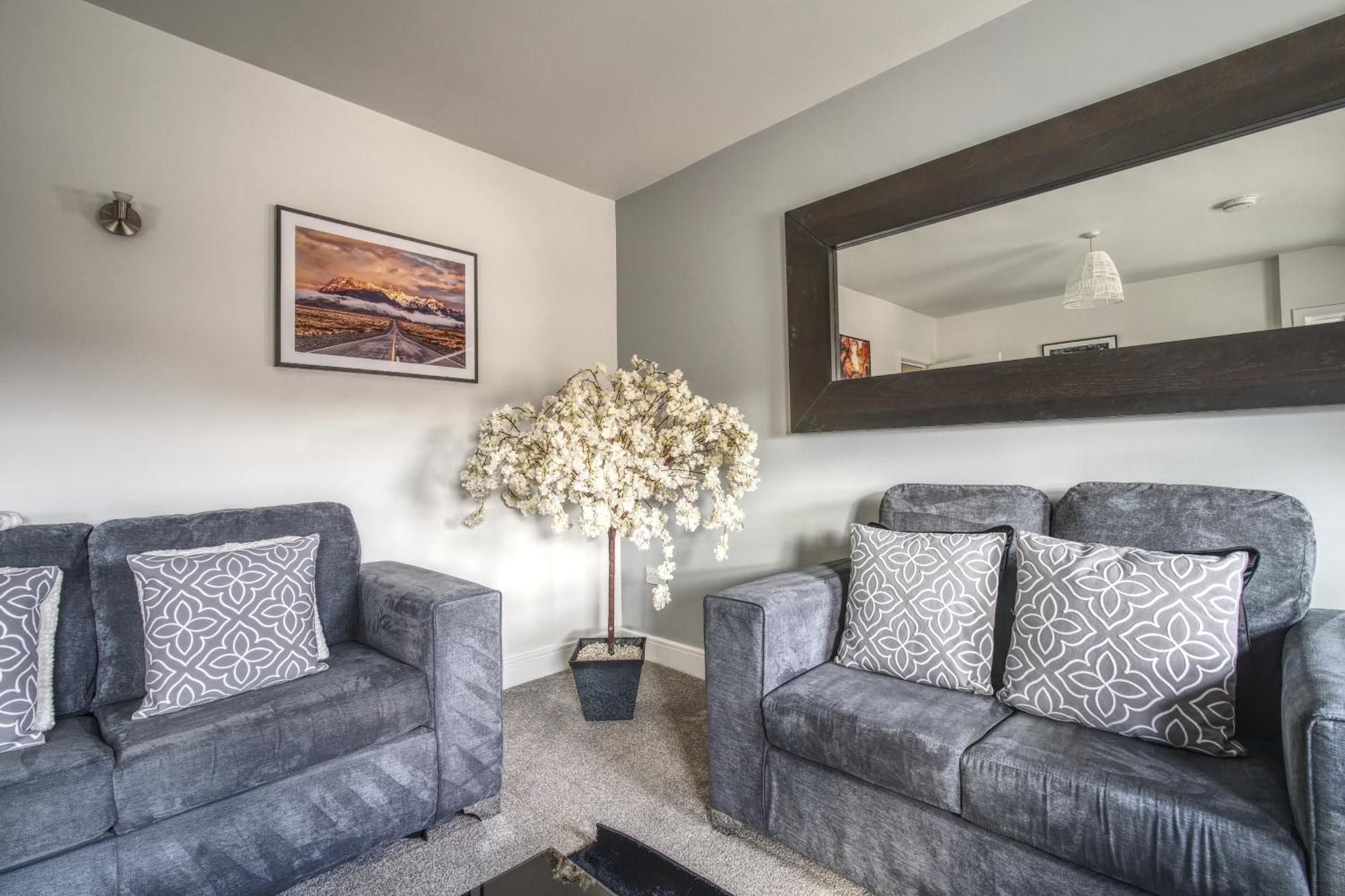 St George Court, Spacious 2Br Apartments, City Centre, Self Check In, Parking, By Derbnb Derby Exterior photo
