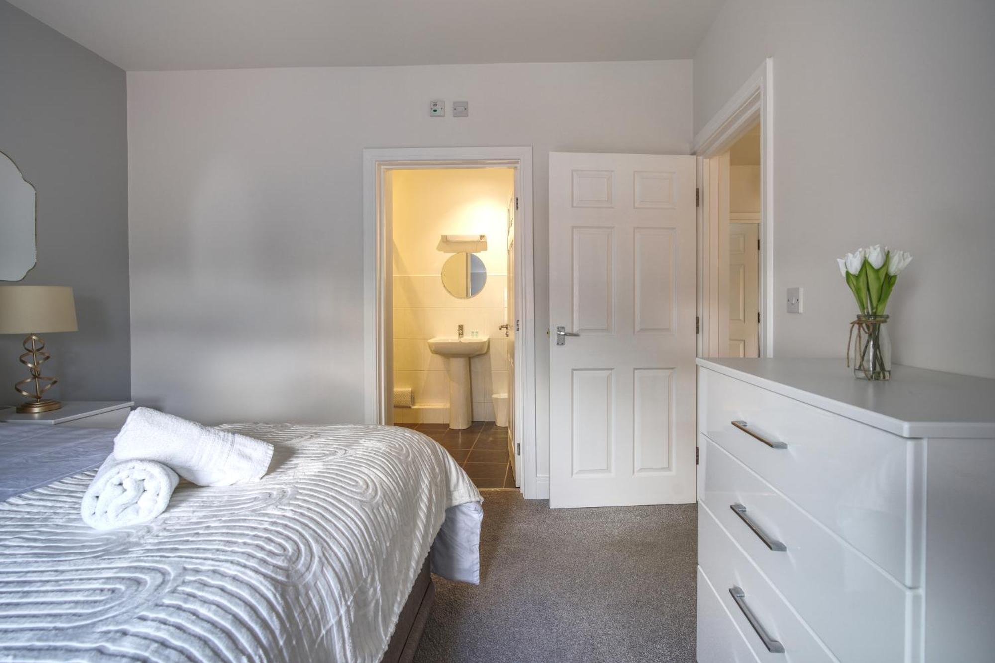 St George Court, Spacious 2Br Apartments, City Centre, Self Check In, Parking, By Derbnb Derby Exterior photo