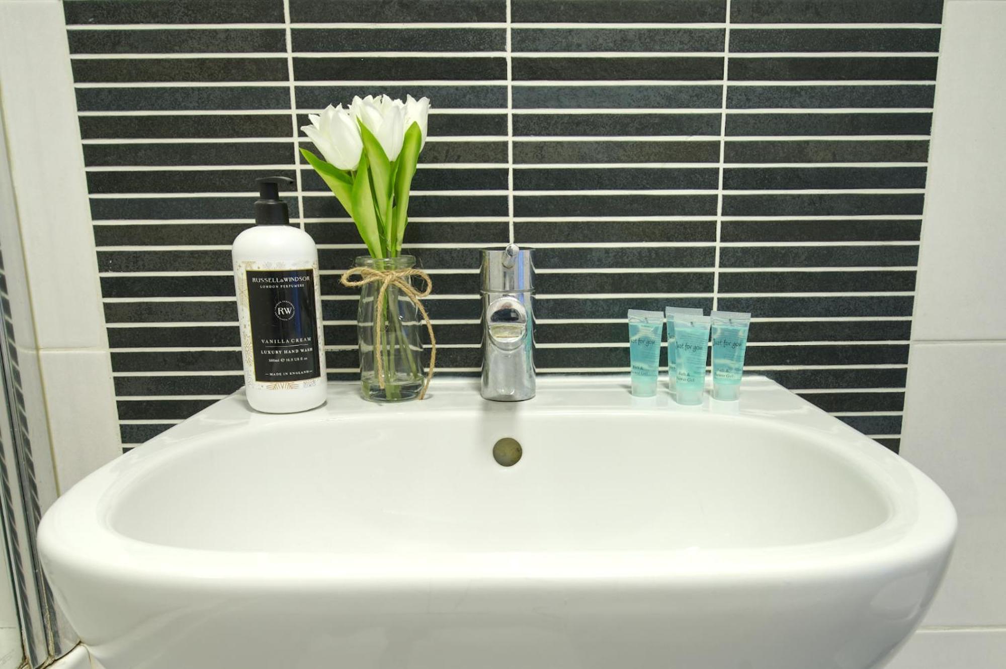 St George Court, Spacious 2Br Apartments, City Centre, Self Check In, Parking, By Derbnb Derby Exterior photo