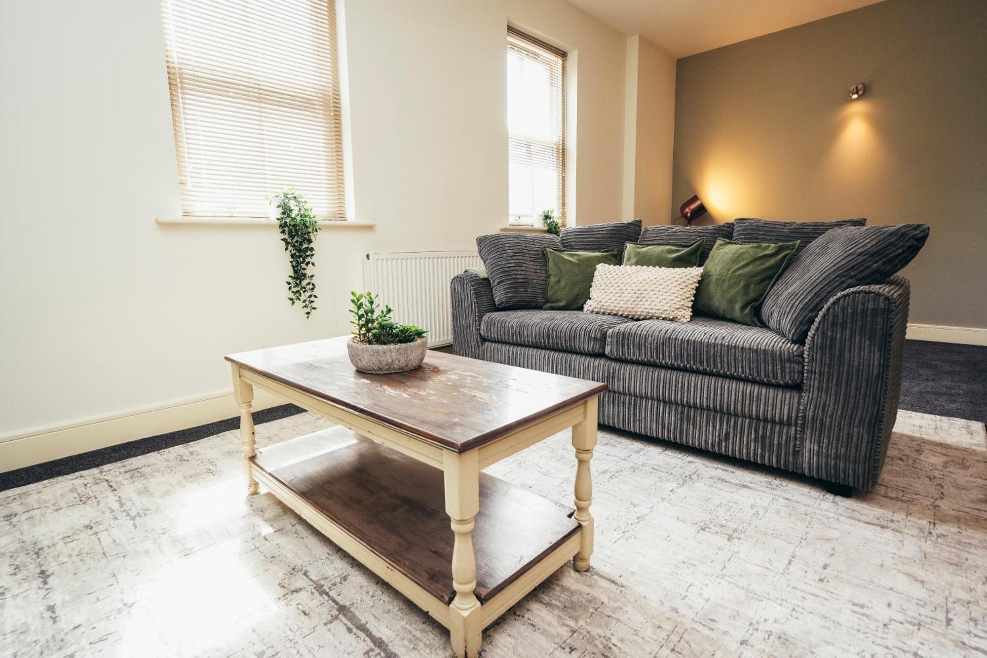 St George Court, Spacious 2Br Apartments, City Centre, Self Check In, Parking, By Derbnb Derby Exterior photo