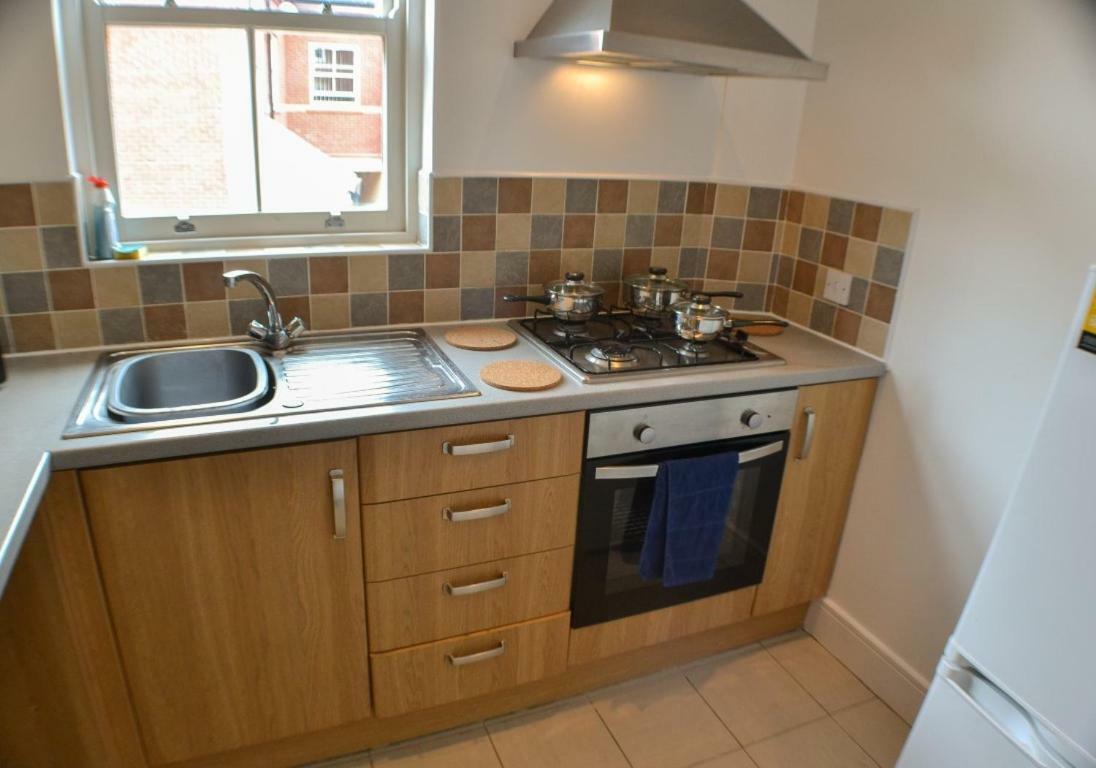 St George Court, Spacious 2Br Apartments, City Centre, Self Check In, Parking, By Derbnb Derby Exterior photo
